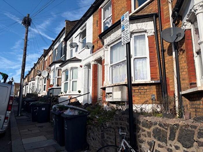 2 Bedroom Flat To Rent In Steele Road, Tottenham, N17