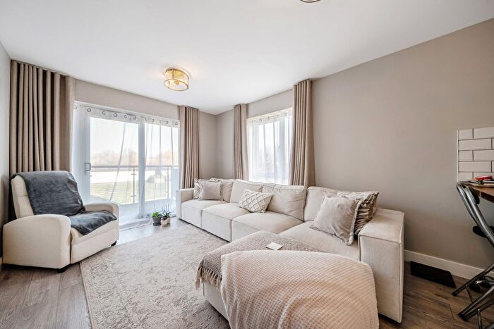 2 Bedroom Flat To Rent In Clydesdale Way, Belvedere, DA17