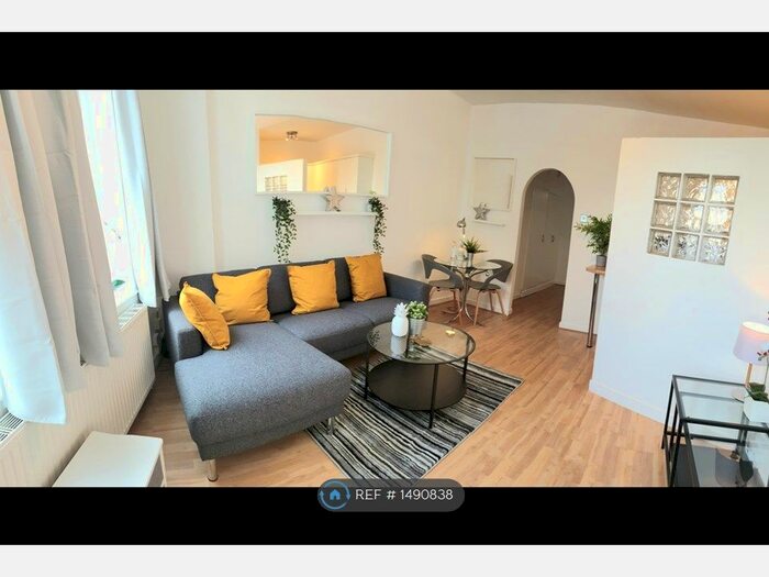 2 Bedroom Flat To Rent In Sandy Lane, Manchester, M21