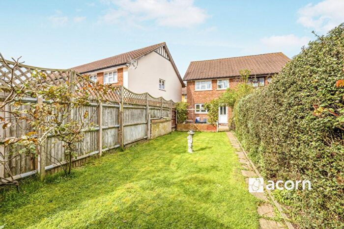 3 Bedroom Semi Detached House To Rent In Delaford Road London, SE16