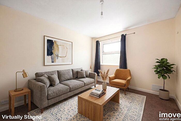 2 Bedroom Flat To Rent In Carlstan Court, Elmsleigh Road, Paignton, TQ4