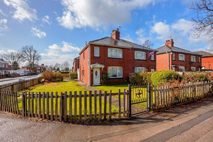 3 Bedroom Semi Detached House For Sale In Darfield Road, Cudworth, Barnsley, S72