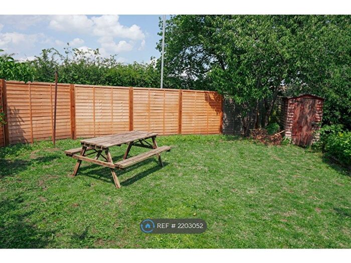 1 Bedroom Maisonette To Rent In Paget Close, Cambridge, CB2