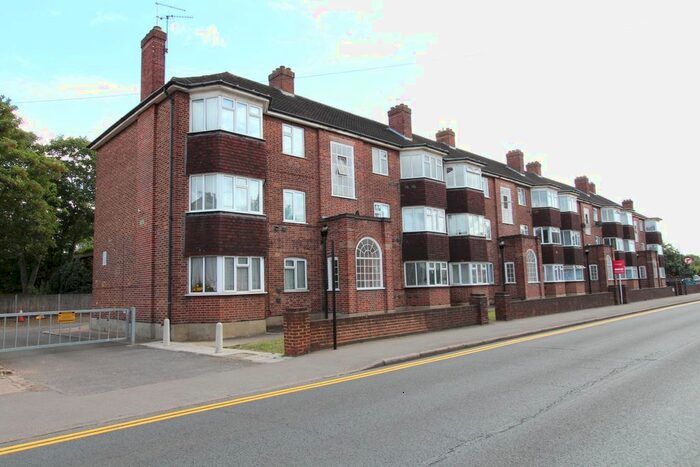 2 Bedroom Flat To Rent In Masons Avenue, Harrow, HA3