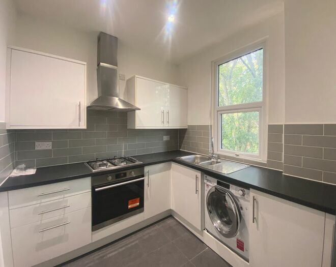 2 Bedroom Flat To Rent In Boswell Road, Thornton Heath, Surrey, CR7