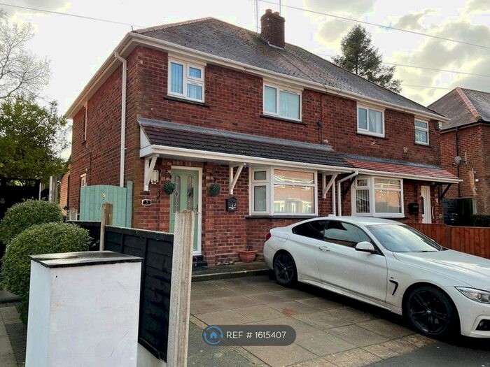 3 Bedroom Semi-Detached House To Rent In Malbank Road, Crewe, CW2