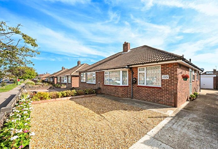 2 Bedroom Semi-Detached Bungalow For Sale In Oak Road, Fareham, PO15