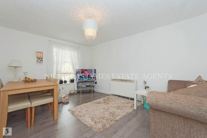 1 Bedroom Flat To Rent In Leigh Hunt Drive, Southgate, London, N14
