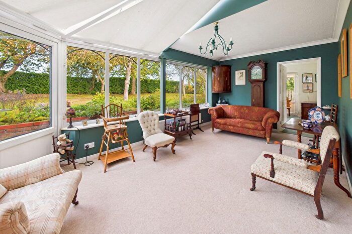 5 Bedroom Detached House For Sale In Lingwood Road, Blofield, Norwich, NR13