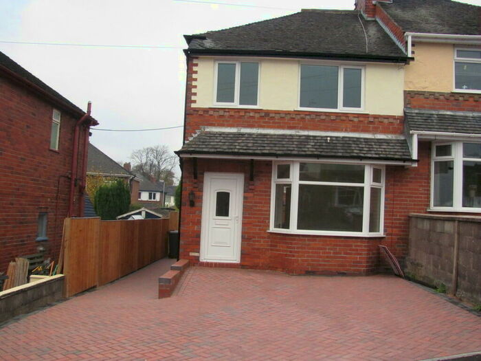 3 Bedroom Semi-Detached House To Rent In Maureen Grove, May Bank, ST5
