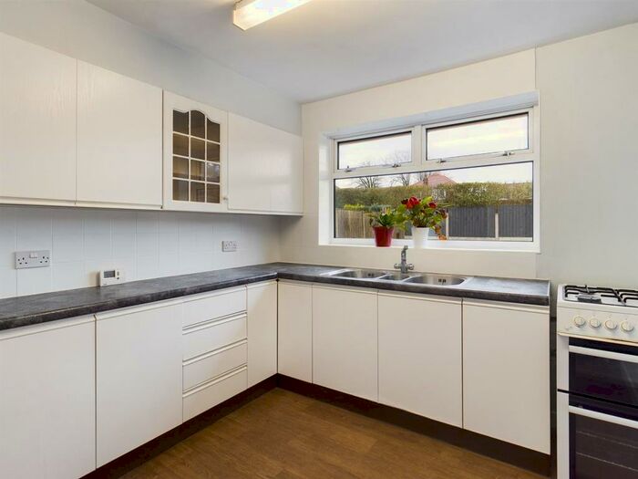 2 Bedroom Bungalow For Sale In Calder Avenue, Ormskirk, L39