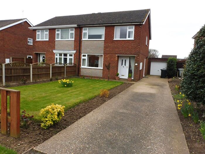 3 Bedroom Semi-Detached House To Rent In Andrews Close, Louth, LN11