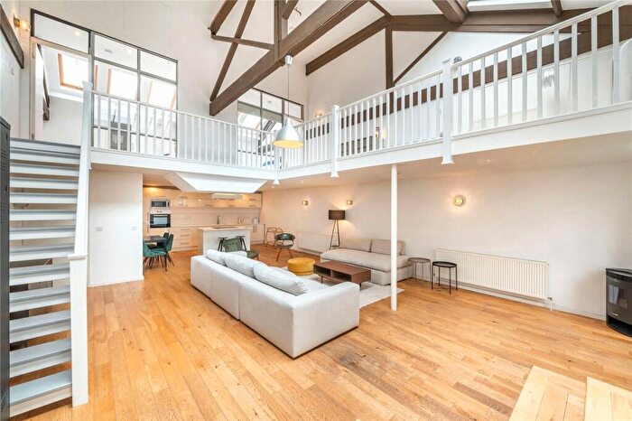 2 Bedroom Mews To Rent In Indigo Mews, South Hampstead, NW6