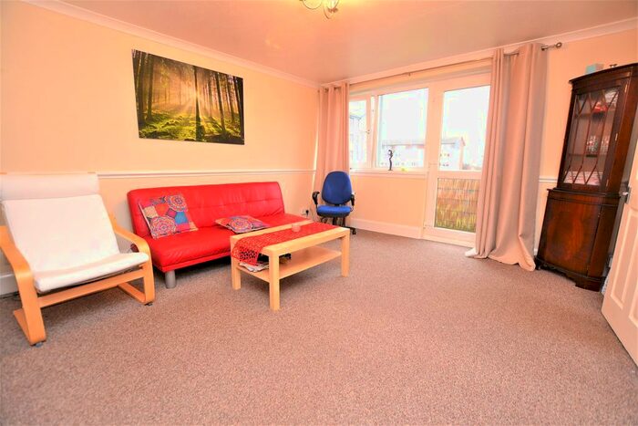 2 Bedroom Maisonette To Rent In Hyvot Park, Edinburgh EH17