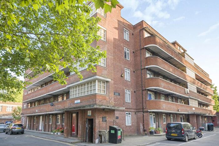1 Bedroom Flat To Rent In Comber Grove Camberwell, SE5