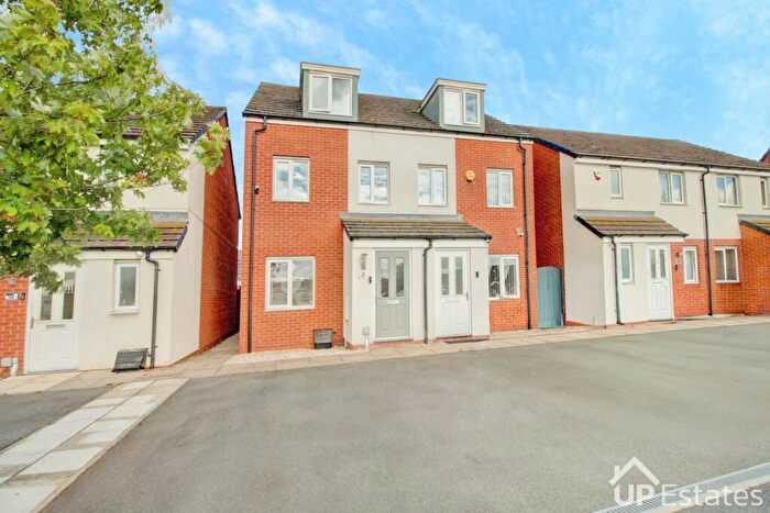 3 Bedroom Semi-Detached House For Sale In James Fullarton Way, Coventry, CV6