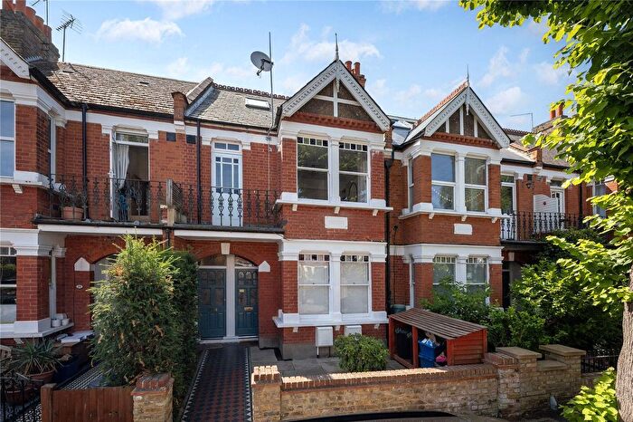 3 Bedroom Maisonette For Sale In Sidney Road, St Margarets, TW1