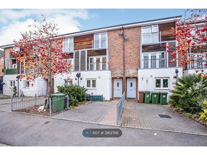 3 Bedroom Terraced House To Rent In Hengist Way, Wallington, SM6