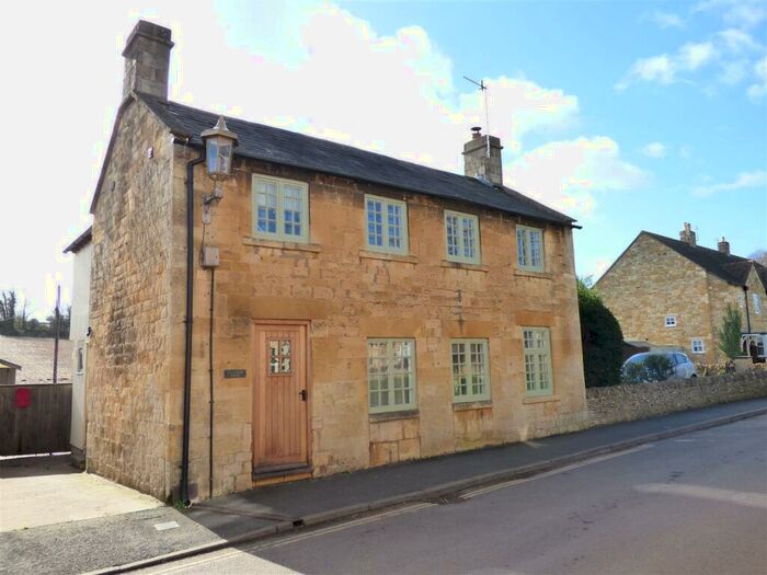 4 Bedroom Detached House To Rent In Park Road, Chipping Campden, GL55
