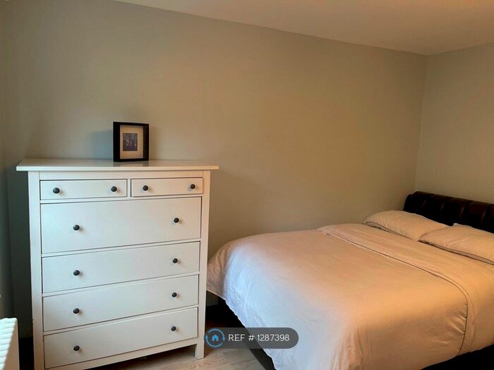 1 Bedroom Flat To Rent In Daytone House 1A, London SW20