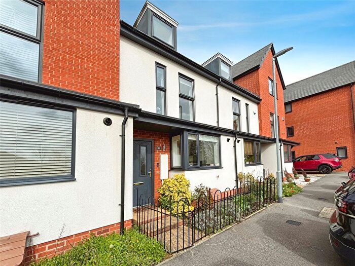 3 Bedroom Terraced House For Sale In Coley Avenue, Reading, Berkshire, RG1