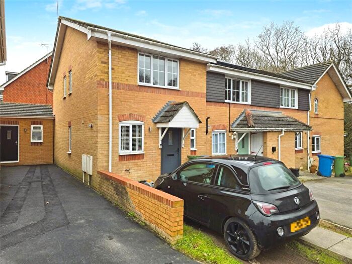 2 Bedroom End Of Terrace House For Sale In Hopper Vale, Bracknell, Berkshire, RG12