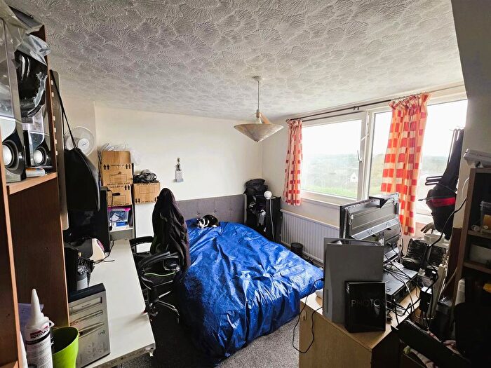 3 Bedroom Semi Detached Bungalow For Sale In Cleviston Park, Llangennech, Llanelli, SA14