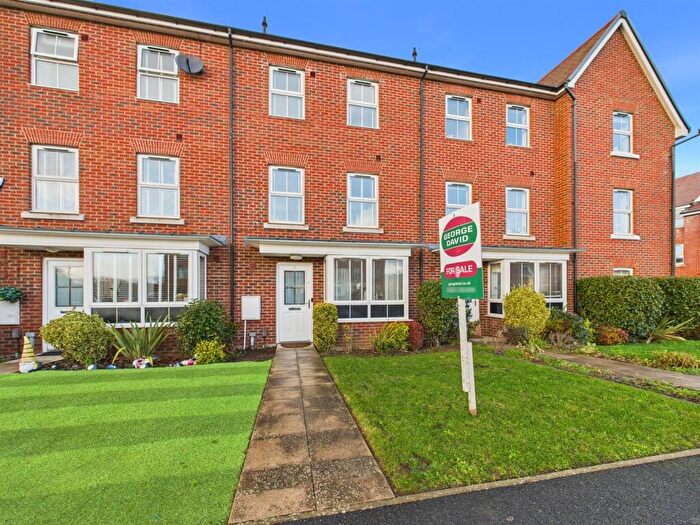 4 Bedroom Terraced House For Sale In Acorn Path, Kingsbrook, Aylesbury, HP22