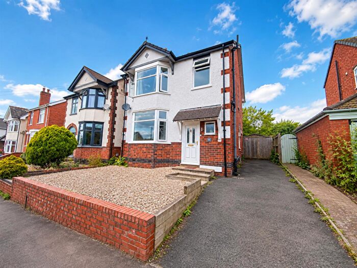 3 Bedroom Detached House For Sale In Southfield Road, Hinckley, LE10