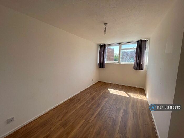 4 Bedroom Semi-Detached House To Rent In Basildon, Basildon, SS14