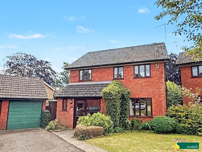 4 Bedroom Detached House To Rent In Berkeley Close, Northampton, NN1
