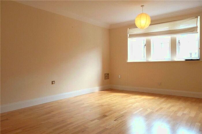 2 Bedroom Flat To Rent In Micklethwaite Steps, Wetherby, West Yorkshire, Uk, LS22