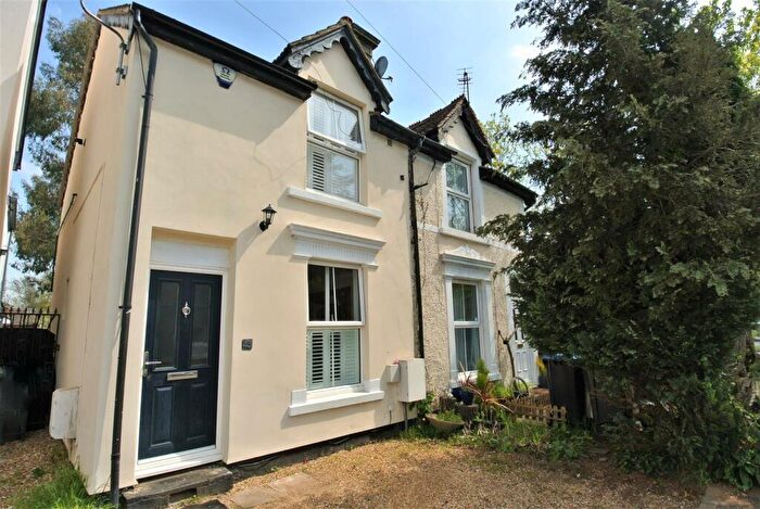 2 Bedroom House To Rent In Addlestone, KT15