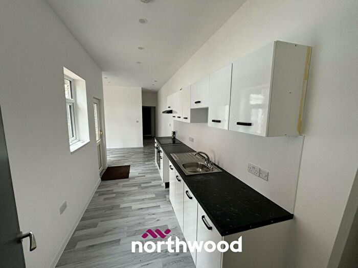 2 Bedroom Flat To Rent In Station Road, Dunscroft, Doncaster, DN7