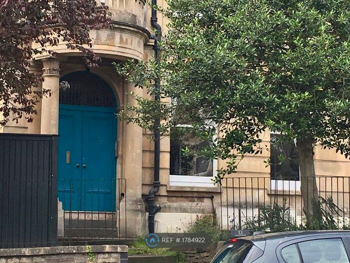 2 Bedroom Flat To Rent In Cotham Road, Bristol, BS6