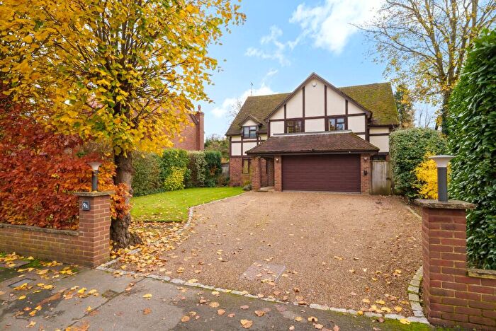 5 Bedroom Detached House For Sale In Mayfield Road, Weybridge, KT13