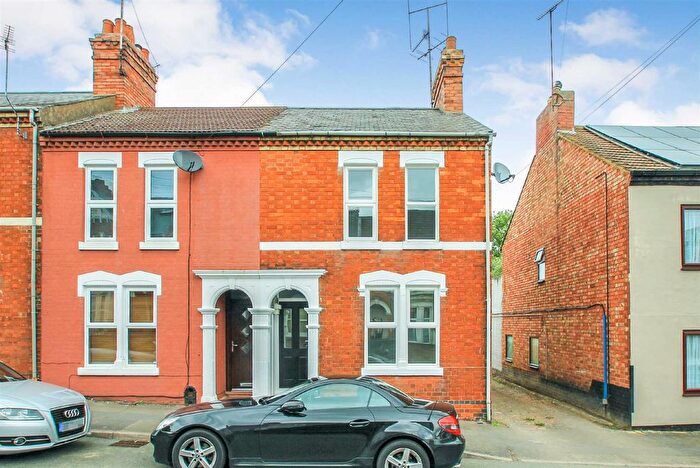 2 Bedroom End Terrace House To Rent In Midland Road, Rushden, NN10