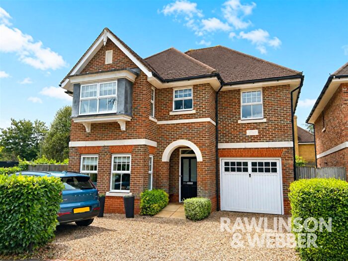 6 Bedroom Detached House For Sale In Beauchamp Road, East Molesey, KT8