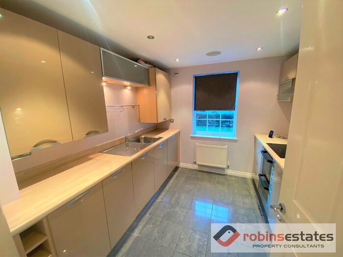 2 Bedroom Flat To Rent In Potters Hollow, Bulwell, Nottingham, NG6