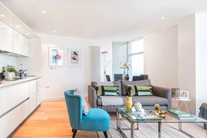 1 Bedroom Flat To Rent In Pioneer Point, Winston Way, Ilford, IG1