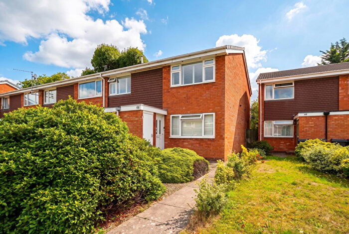 2 Bedroom Maisonette For Sale In Overton Close, Hall Green, B28