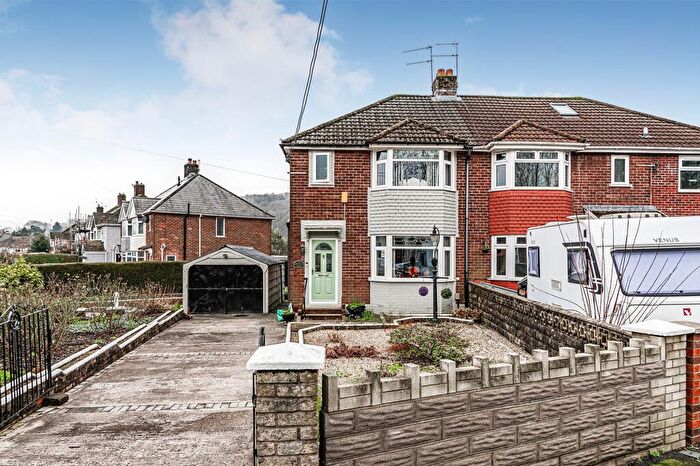 3 Bedroom Semi-Detached House For Sale In Hawthorn Road, Pontypridd, CF37