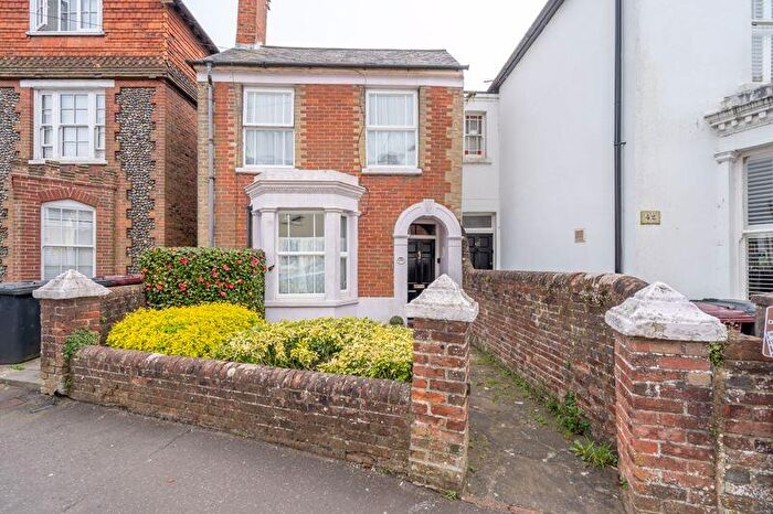 3 Bedroom End Of Terrace House For Sale In Caledonian Road, Chichester, PO19