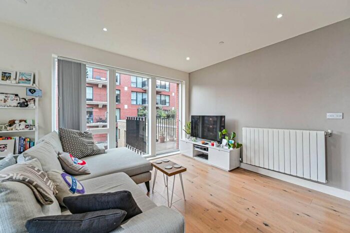 2 Bedroom Flat For Sale In Thunderer Walk, Woolwich Riverside, London, SE18