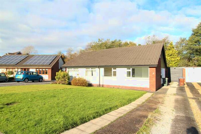 2 Bedroom Semi-Detached Bungalow To Rent In Mountain Road, Chorley, PR7