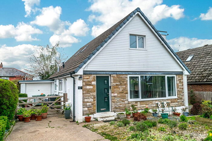 3 Bedroom Detached House For Sale In Pennine Way, Scissett, Huddersfield, HD8