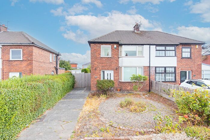 3 Bedroom Semi-Detached House For Sale In Woodplumpton Road, Fulwood, PR2
