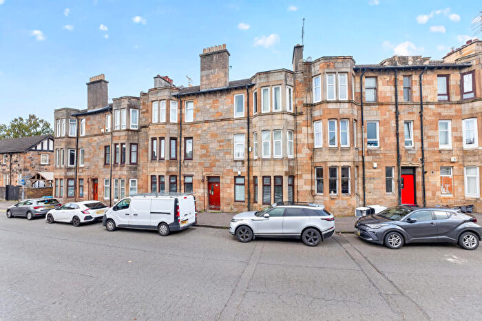 2 Bedroom Flat For Sale In Eastwood Crescent, Thornliebank, Lanarkshire, G46