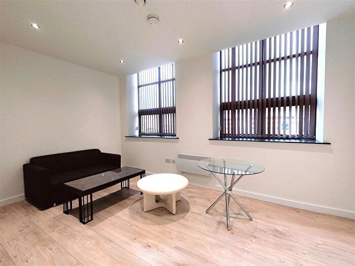1 Bedroom Flat To Rent In Mill Street, Bradford, BD1