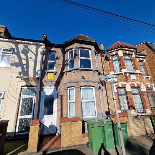 4 Bedroom Terraced House To Rent In Shaftesbury Road, London, E7